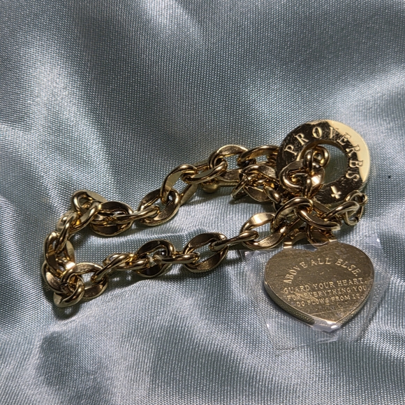 Gold Heart Charm Bracelet - Picture 4 of 4